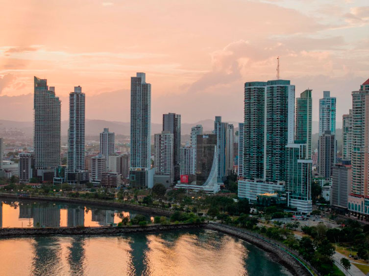 Por que investir no Panamá em 2026: uma alternativa segura para brasileiros